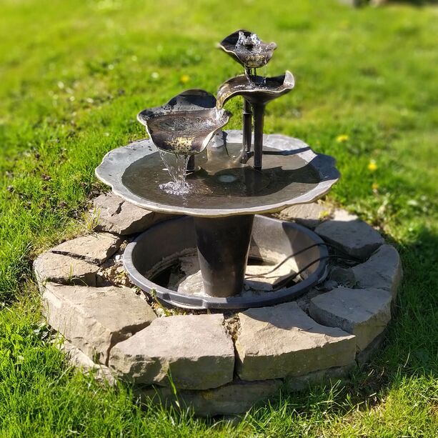 Brunnen aus Schmiedebronze mit Blttern - handwerkliches Unikat - Etorurau