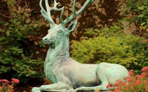 Tierfiguren – Kitschige Gartendekoration oder lebensgroße Kunst?