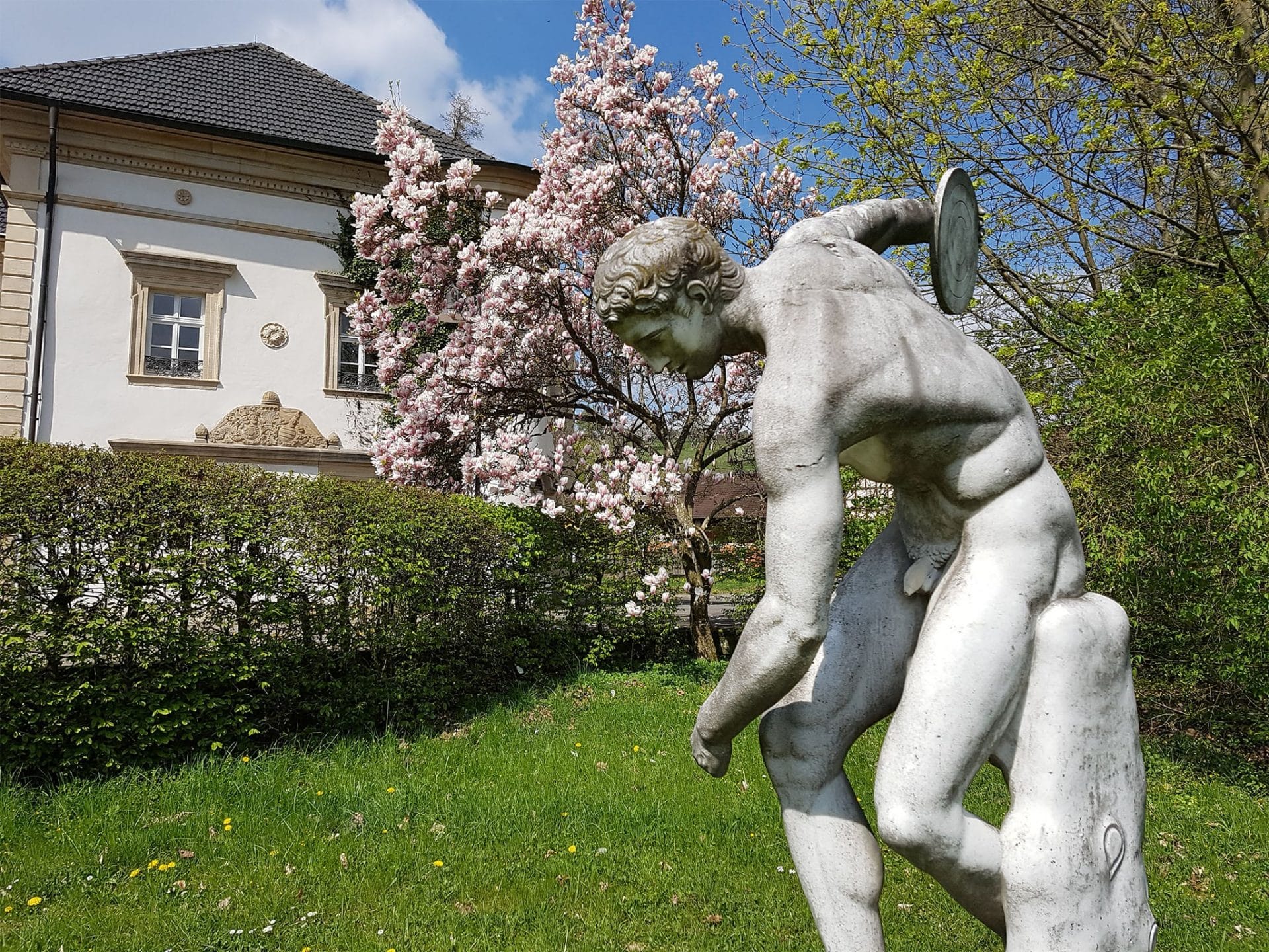 Antike Skulptur für den Garten © Fotolia.com