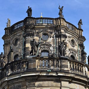 Balustrade-gekruemmt-Stein-Dresden