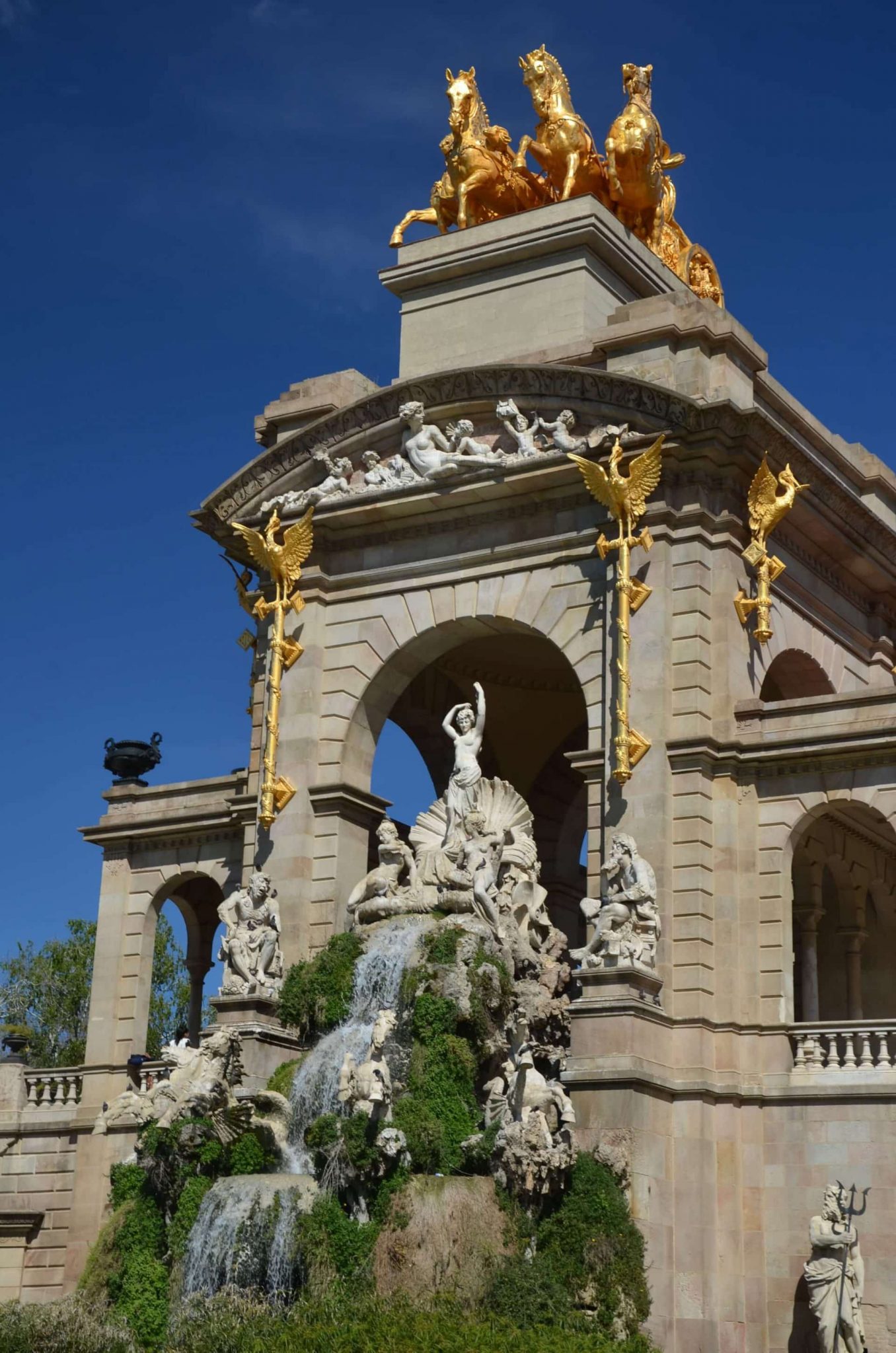 Barcelona Gartendekoration Brunnen