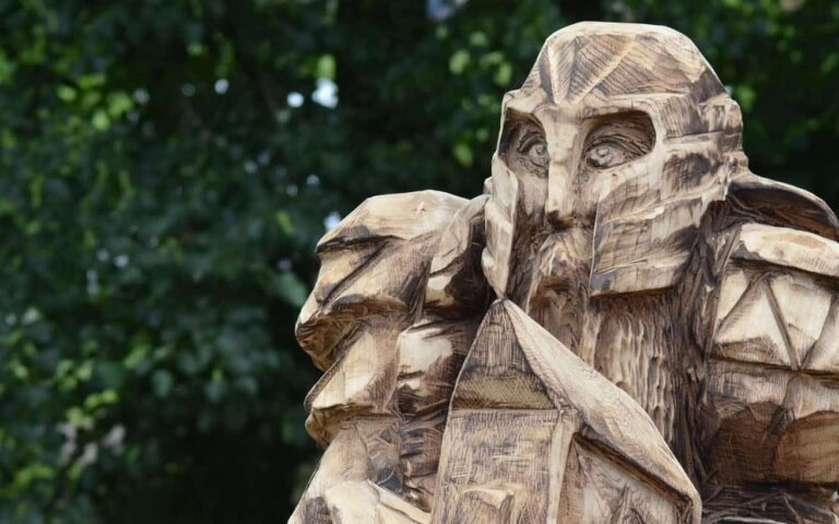 Holzfiguren für den Garten – Geschnitzte Skulpturen & Tiere beim Carving Cup 2016