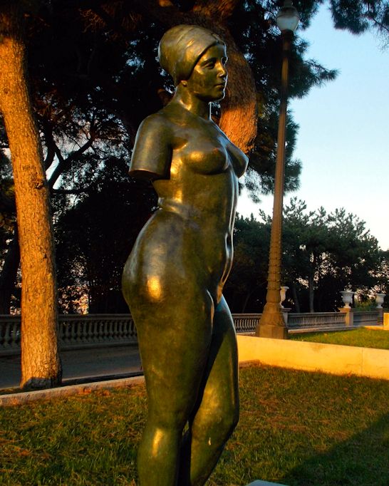 Klassische Bronze Figur