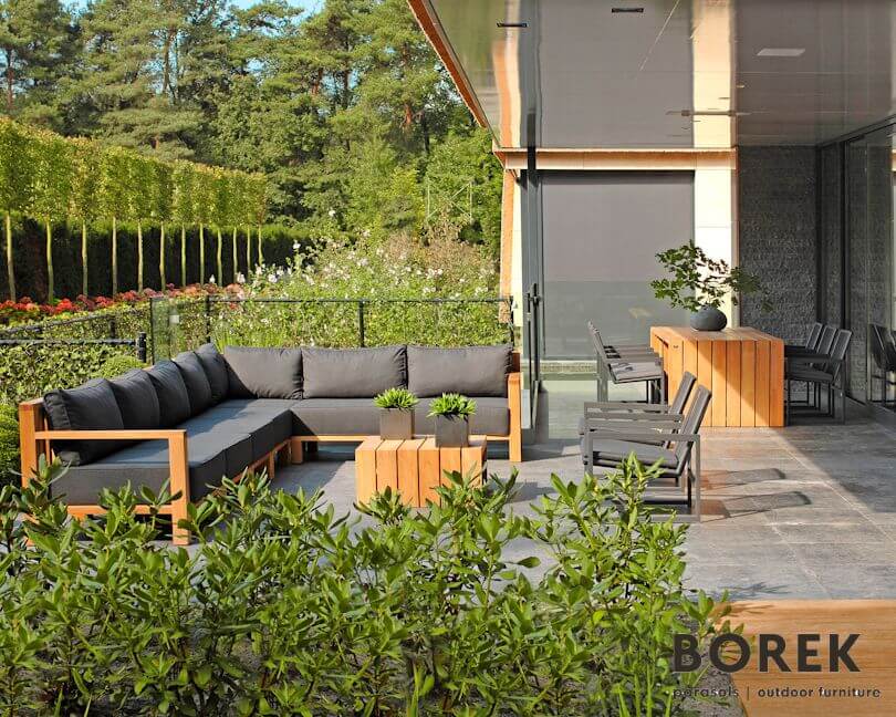 Loungemöbel auf der Terrasse © BOREK