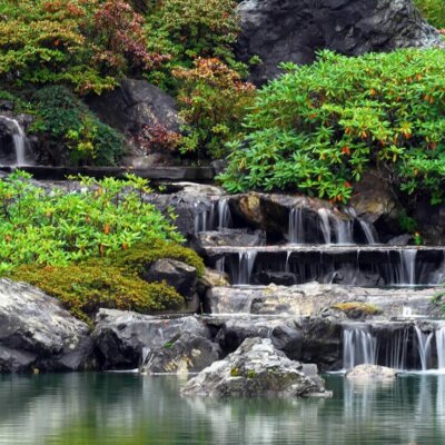 Wasserfall im asiatischen Stil
