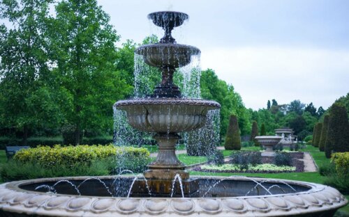 Zierbrunnen & Dekobrunnen (Holz & Stein) im Garten selber bauen