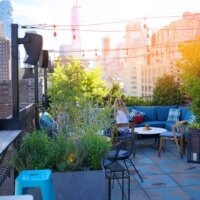 Dachterrasse als Highlight in der Großstadt © Shutterstock.com - goodluz