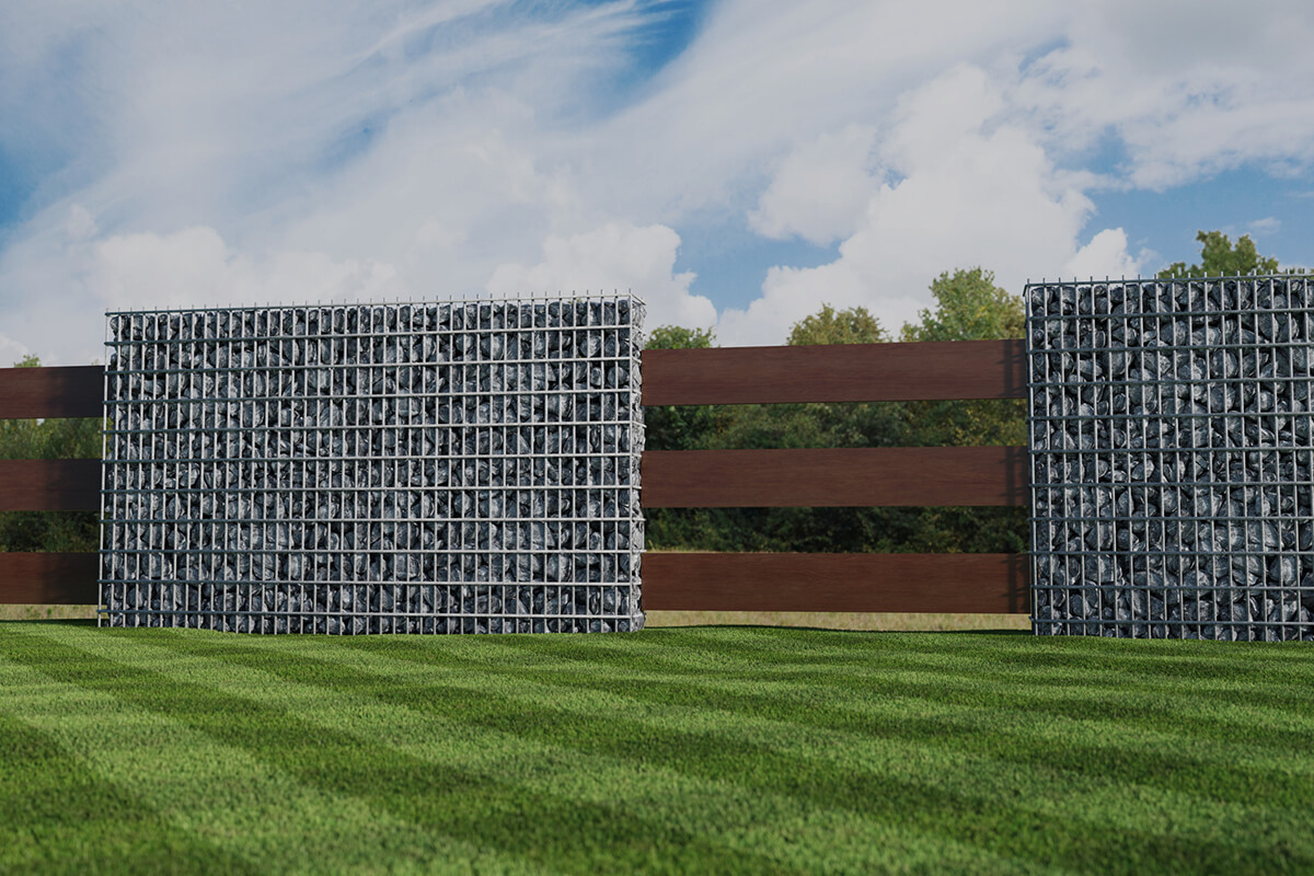 Sichtschutz aus Gabionen und Holzbrettern