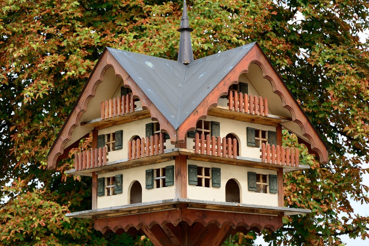 Vogelhaus im Stil einer Villa
