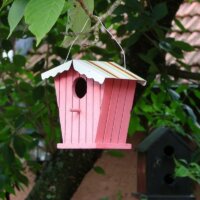 Vogelhaus in Pink
