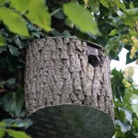 Vogelhaus aus Baumrinde