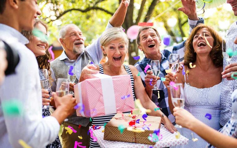 400+ Geburtstagswünsche – lustig  kurz & lieb für Mann  Frau & Co. + WhatsApp-Grüße