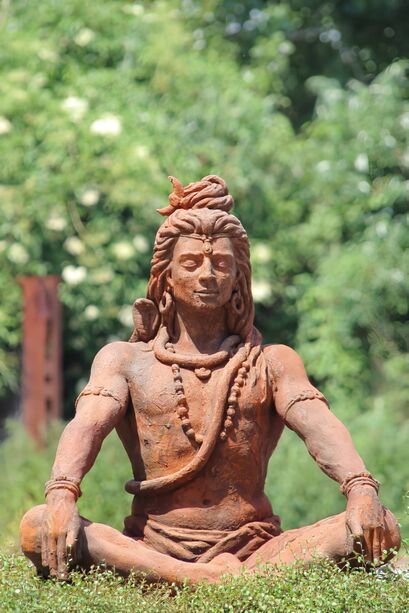 Asia Garten Steinguss Figur - Shiva Rostfarben