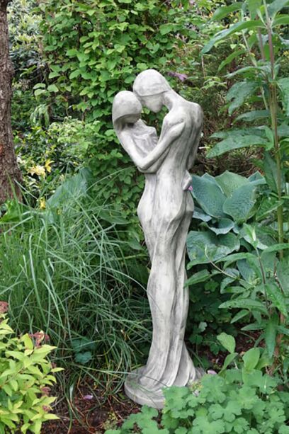 Edle Garten Skulptur aus Stein - Mann und Frau - Carissimi / Antikgrau