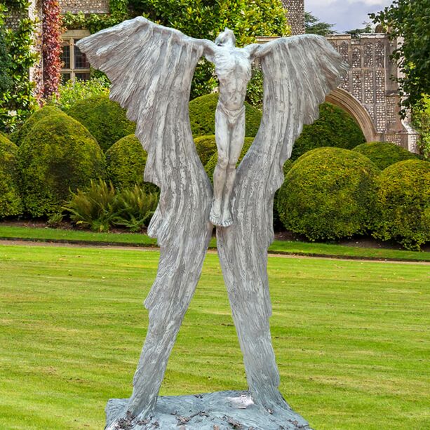 Außergewöhnlicher Engel aus Stein für den Garten - Ahassior