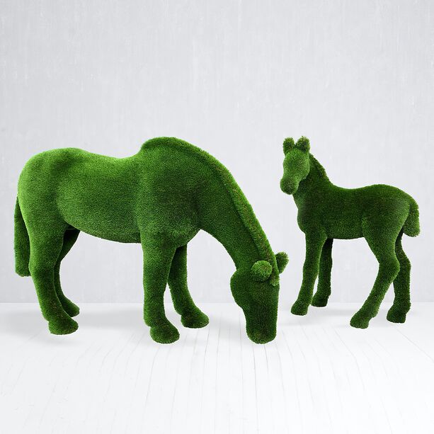 Garten Skulptur grasendes Pferd - Topiary - GFK & Kunstrasen - Pablito