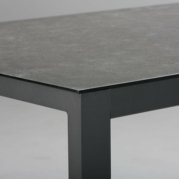 Eckiger Aluminium-Tisch mit Keramik-Platte - Tisch Vidru