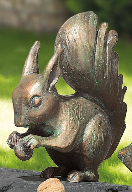 Hochwertige Hörnchen Tierskulptur aus Bronze - Eichhörnchen