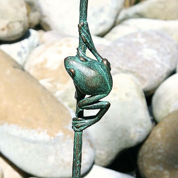 Besondere Tier Bronzeskulptur für den Garten - Frosch auf Halm