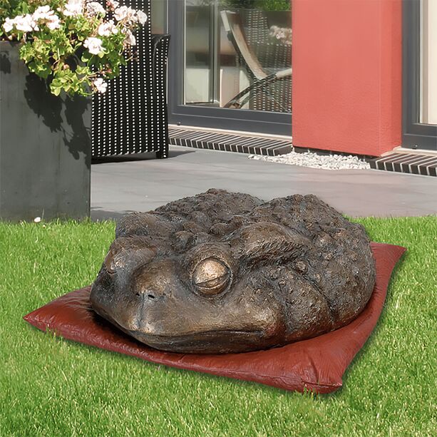 Bronze Kröten-Tierfigur aus limitierter Edition - Kröte auf Kissen