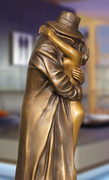 Limitierte Bronze Knstlerfigur Paar mit Granitsockel - The Kiss