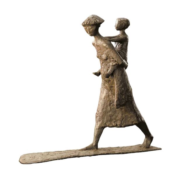 Knstlerskulptur Frau trgt Kind - limitierte Bronze - Huckepack