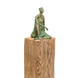 Sitzende Frau - limitierte Bronzekunst mit Sockel - Marie