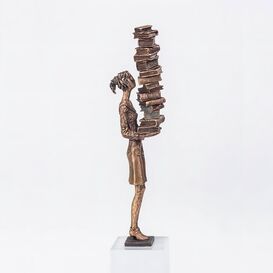 Bronzefigur Frau mit Bchern aus limitierter Auflage -...