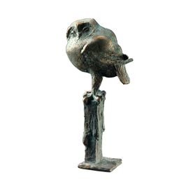 Vogelskulptur sitzt auf Pfahl - limitierte Bronzedeko - Eule