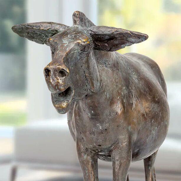 Patinierte Esselfigur aus Bronze mit Mühlrad - Esel