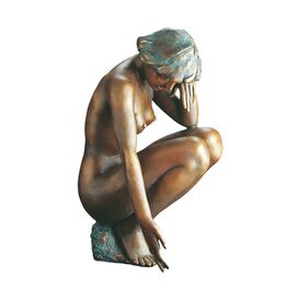 Bronzeskulptur Frau sitzt auf Stein - limitiert - Bunte...