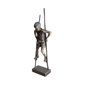 Junge auf Stelzen - limitierte Bronzestatue klein -...