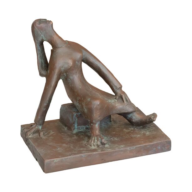 Kleine Deko-Frauenfigur - limitierte Bronze - Sitzende