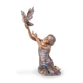 Frauenfigur aus Bronze mit Taube - limitiert - Naiara