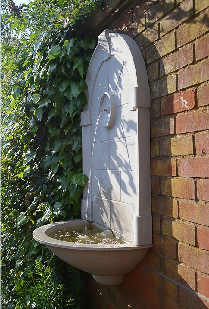 Wandbrunnen Aus Stein