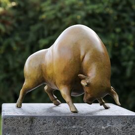 Deko Gartenskulptur Stier aus Bronze - Stier Aranes