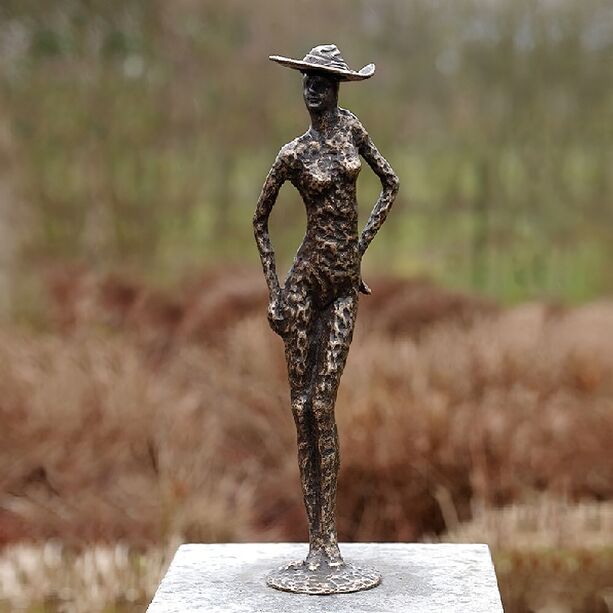 Moderne Fraustatue aus Bronze im abstrakten Stil - Damora