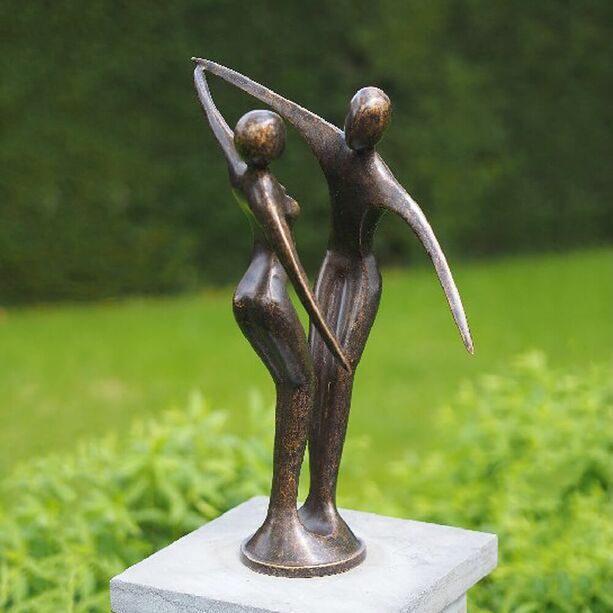 Stilistische Bronzeplastik Mann & Frau in Braun - Amorina