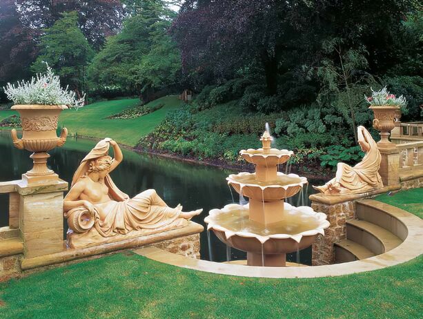 Großer Kaskadenbrunnen Garten - Royal Berkshire