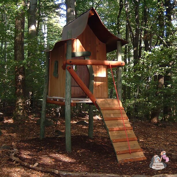 Stelzenhaus aus Holz zum Klettern und Spielen für Kinder - Hexenhaus