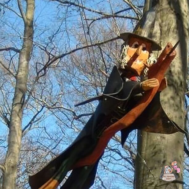 Lebensgroe Hexen Figur aus Holz zum Aufhngen - Fliegende Hexe