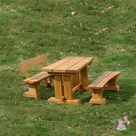 Sitzgruppe aus Holz fr Kinder - Gartentisch und Bnke -...
