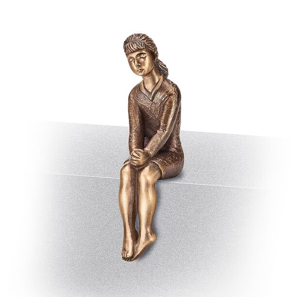 Sitzendes Mdchen aus Metall - wetterbestndige Dekoskulptur - Uvenia