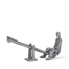 Moderne Metall Gartenskulptur - bewegliche Wippe mit Figur - Solus / Aluminium grau / ohne Sockel