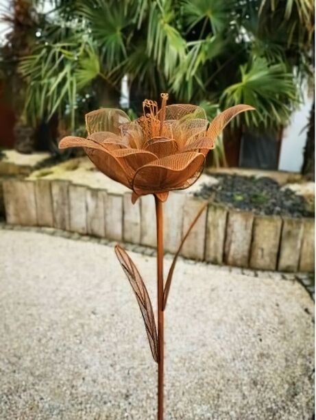 Gartenstecker Blume 3D aus Rost Metall - Esther
