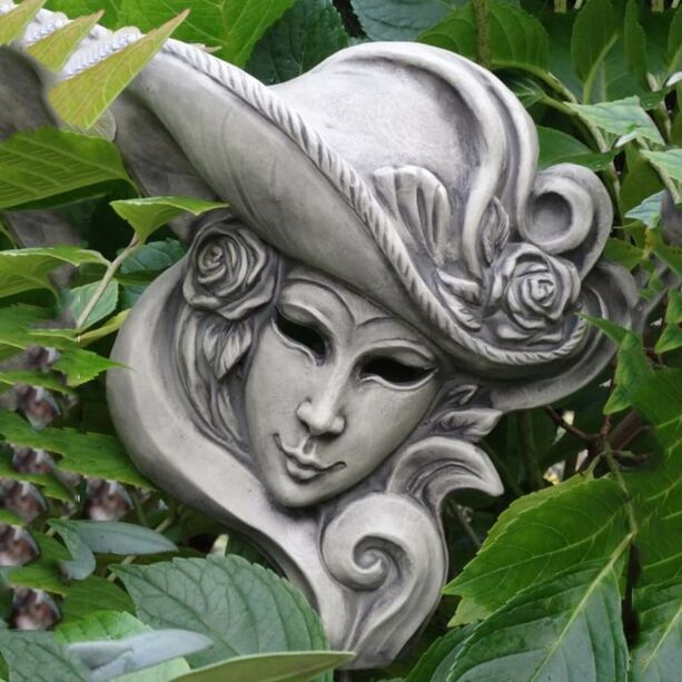 Gartendeko Maske aus Steinguss inkl. Ständer - Clorinda