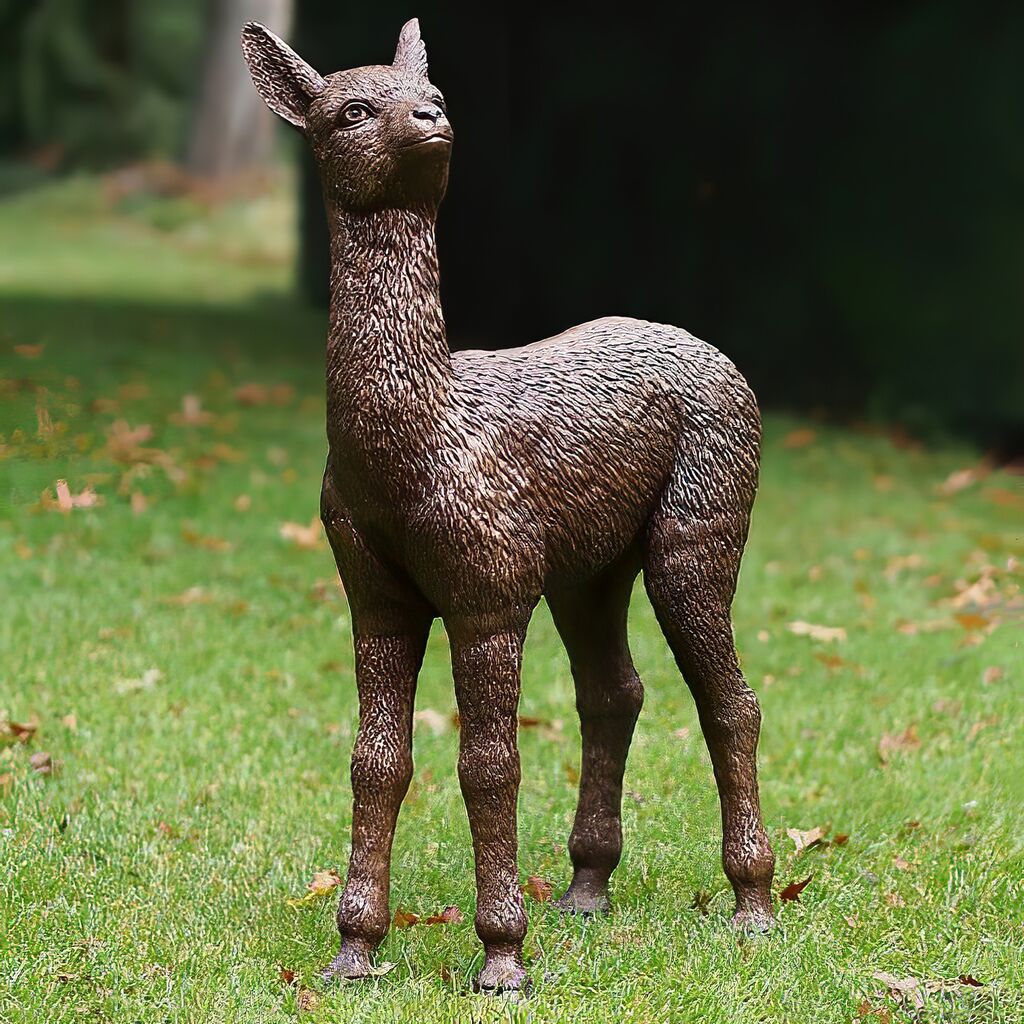 Image of Alpaka Jungtier aus Bronze in Lebensgröße für draußen - Baby Alpaka