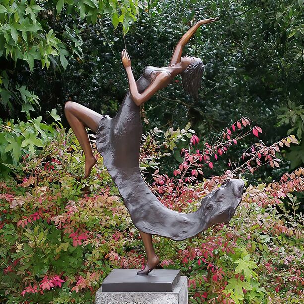 Tanzende Frau im Kleid als Gartenskulptur aus Bronze - Spanische Tnzerin