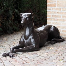 Lebensgroer Wachhund mit Blick nach links aus Bronzeguss...