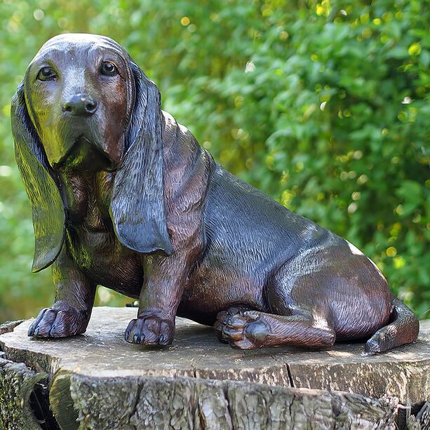 Basset Hundefigur sitzt - Garten Bronzestatue in Lebensgre - Basset Clero